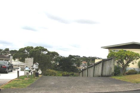 Photo of property in 17 Erica Road, Sunnynook, Auckland, 0620