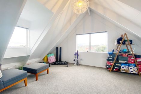 Photo of property in 43 Hutchinson Avenue, New Lynn, Auckland, 0600