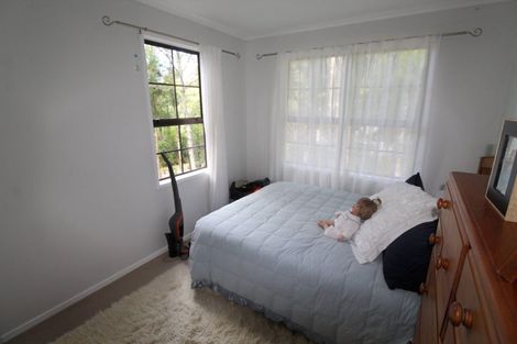 Photo of property in 5 Kaurimu Rise, Titirangi, Auckland, 0604