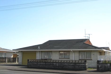 Photo of property in 30 Tukapa Street, Westown, New Plymouth, 4310
