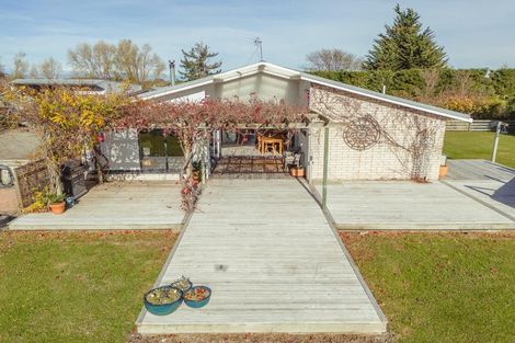 Photo of property in 93 Cemetery Road, Sanson, Palmerston North, 4479