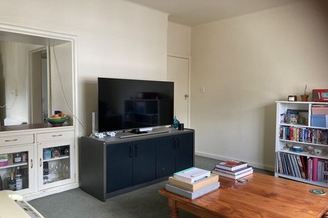 Photo of property in Hamilton Flats, 9u4 Hawker Street, Mount Victoria, Wellington, 6011