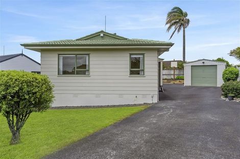 Photo of property in 3 Glenhaven Place, Te Atatu Peninsula, Auckland, 0610