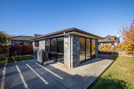 Photo of property in 90 Inniscort Street, Cromwell, 9310