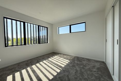 Photo of property in 33 Garadice Road, Rothesay Bay, Auckland, 0630