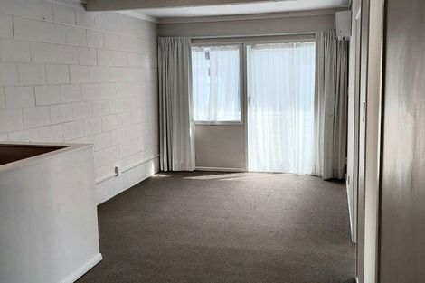 Photo of property in 1/15 Bloomsbury Grove, Newlands, Wellington, 6037