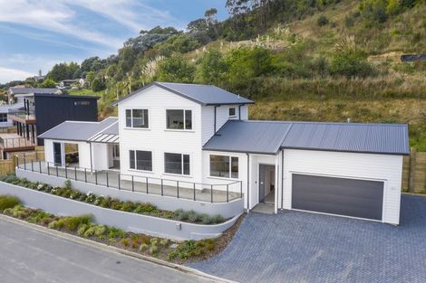 Photo of property in 103 Kakariki Grove, Waikanae, 5036