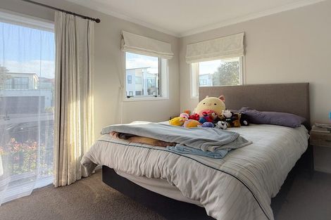 Photo of property in 15 Boardwalk Rise, Long Bay, Auckland, 0630