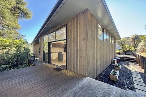 Photo of property in 71a Milton Terrace, Picton, 7220
