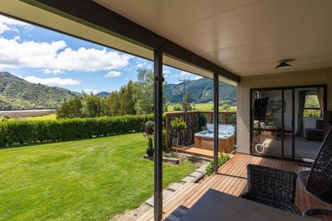 Photo of property in 1058 Queen Charlotte Drive, Linkwater, Picton, 7281
