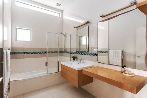 Photo of property in 13 Tay Street, Mount Maunganui, 3116