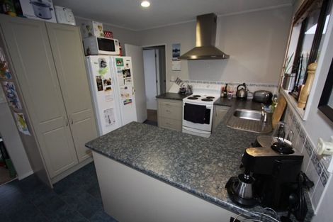 Photo of property in 15 Rice Crescent, Newlands, Wellington, 6037