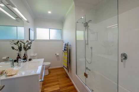 Photo of property in 38-40 Puriri Road, Waikanae, 5036