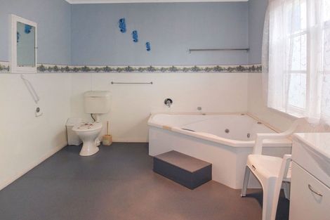 Photo of property in 18 Hulke Street, Foxton, 4814