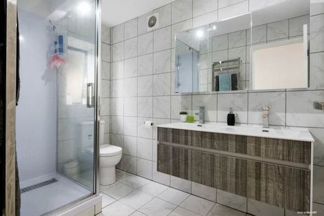 Photo of property in 68 Mcbreen Avenue, Northcote, Auckland, 0627