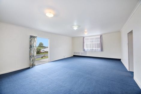 Photo of property in 3 Statesman Street, Henderson, Auckland, 0612