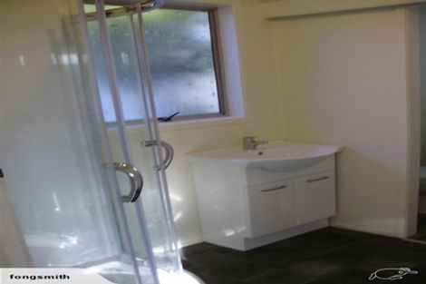 Photo of property in 53 Henderson Valley Road, Henderson, Auckland, 0612