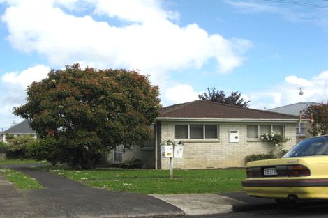 Photo of property in 2/5 Royal Arch Place, Rosehill, Papakura, 2113
