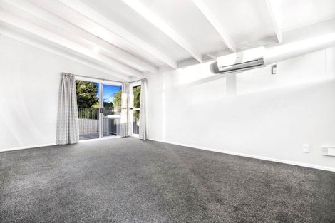 Photo of property in 5 Rondorlyn Place, Manurewa, Auckland, 2102