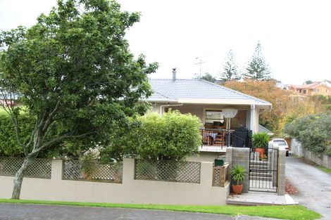 Photo of property in 1/21 Luplau Crescent, Cockle Bay, Auckland, 2014