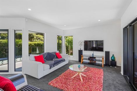 Photo of property in 2/11 Belleview Terrace, Mount Pleasant, Christchurch, 8081