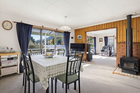 Photo of property in 296 Waikawa Road, Waikawa, Picton, 7220