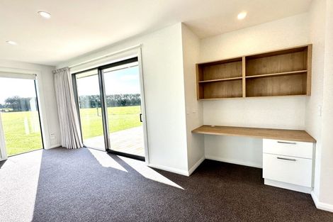 Photo of property in 33 Billy Way, West Plains, Invercargill, 9874