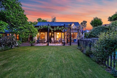 Photo of property in 11 Dunrobin Place, Avonhead, Christchurch, 8042