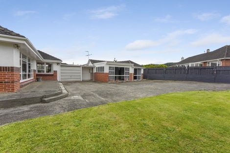 Photo of property in 21 Hall Grove, Ebdentown, Upper Hutt, 5018