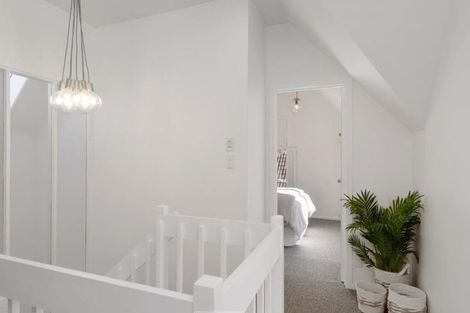 Photo of property in 34 Aikmans Road, Merivale, Christchurch, 8014