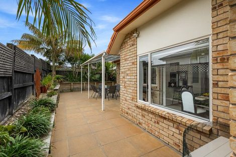 Photo of property in 4 Hendrika Court, Hobsonville, Auckland, 0618