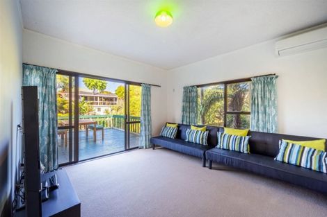 Photo of property in 28 Glamorgan Drive, Torbay, Auckland, 0630