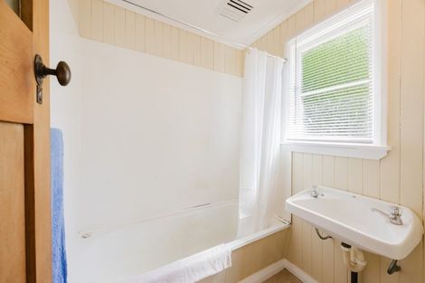 Photo of property in 18 Great North Road, Waipawa, 4210