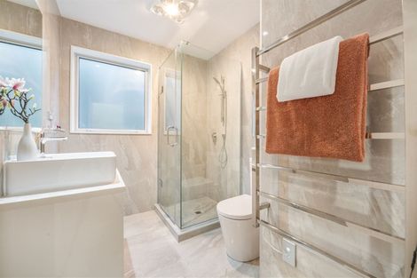 Photo of property in 12 Haku Road, Flat Bush, Auckland, 2019