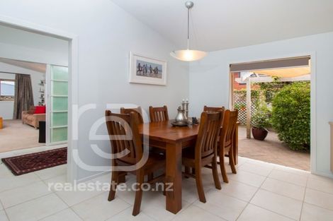 Photo of property in 308 Sunset Road, Windsor Park, Auckland, 0632