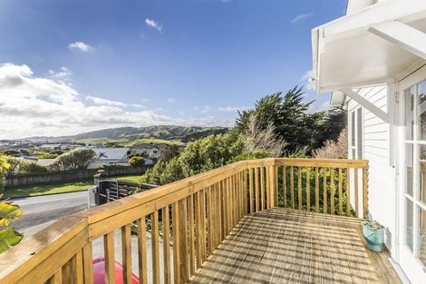 Photo of property in 78 Grays Road, Camborne, Porirua, 5026