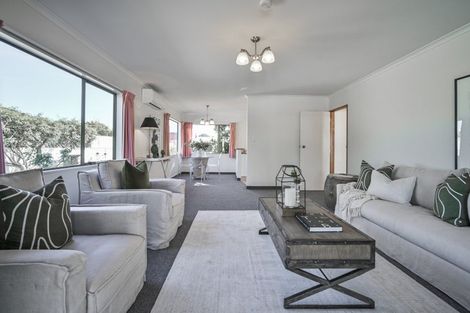 Photo of property in 2/239 Warwick Road, Mayfair, Hastings, 4122