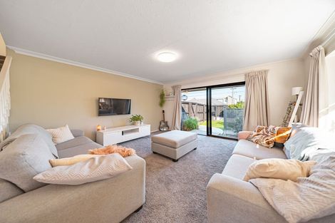 Photo of property in 2/35 New Brighton Road, Shirley, Christchurch, 8061