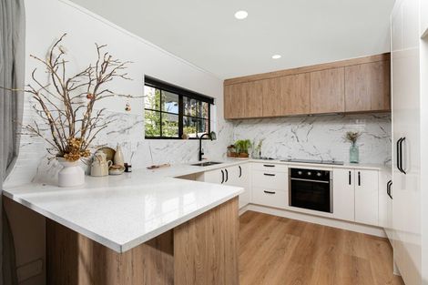 Photo of property in 1/4227 Great North Road, Glendene, Auckland, 0602