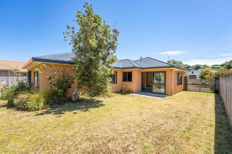Photo of property in 104 Weggery Drive, Waikanae Beach, Waikanae, 5036