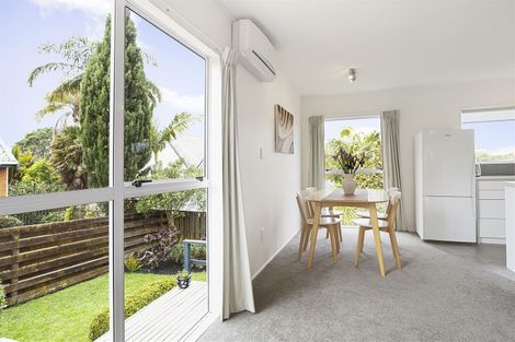 Photo of property in 2/4 Grove Lane, Pakuranga, Auckland, 2010