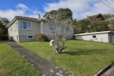 Photo of property in 3 Huia Street, Tawa, Wellington, 5028