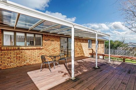 Photo of property in 23 Manutara Avenue, Forrest Hill, Auckland, 0620