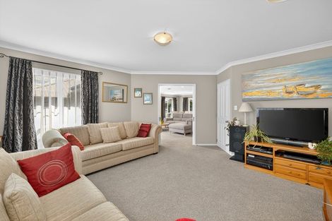 Photo of property in 8 Avon Gate, Russley, Christchurch, 8042