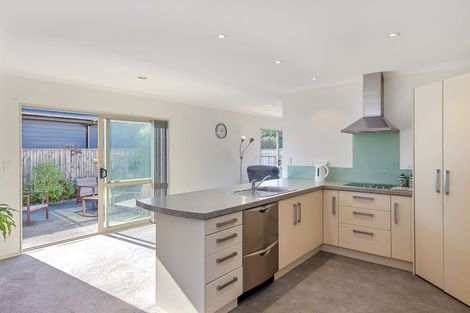 Photo of property in 21 Matuku Place, Paraparaumu Beach, Paraparaumu, 5032