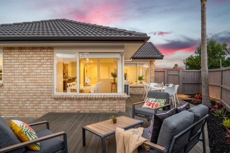 Photo of property in 19 Montecito Place, Golflands, Auckland, 2013