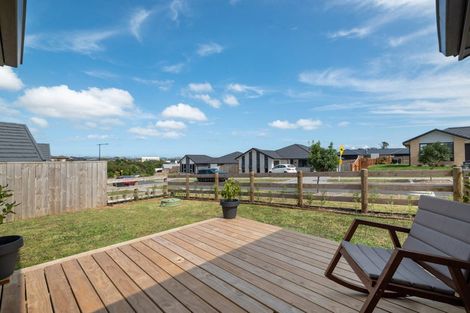 Photo of property in 17 Omahuru Road, Glenbrook, 2681