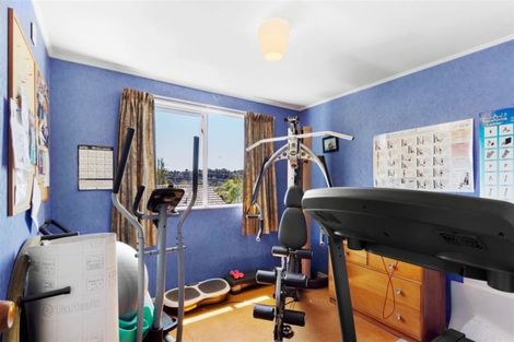 Photo of property in 24 Halloran Place, Massey, Auckland, 0614