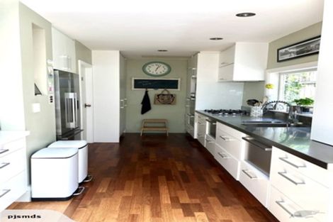 Photo of property in 8 Glen Road, Kelburn, Wellington, 6012