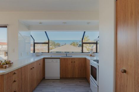 Photo of property in 102 Harbour Road, Ohope, 3121